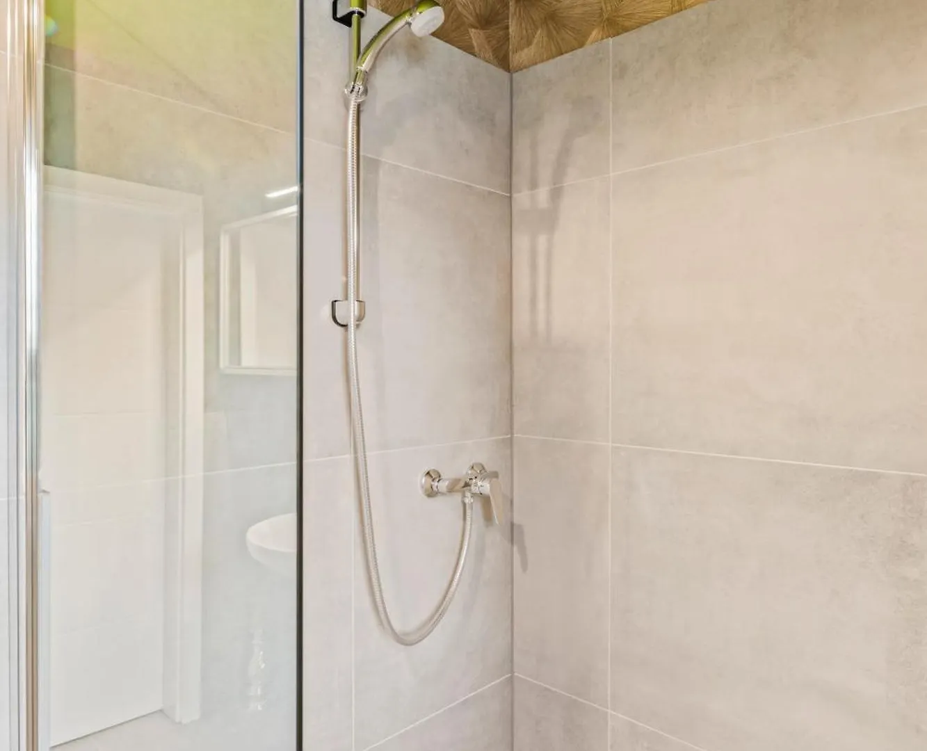 Apartment Green Suite - Whirlpool Garden - Free Parking - Wifi Vienna Austria